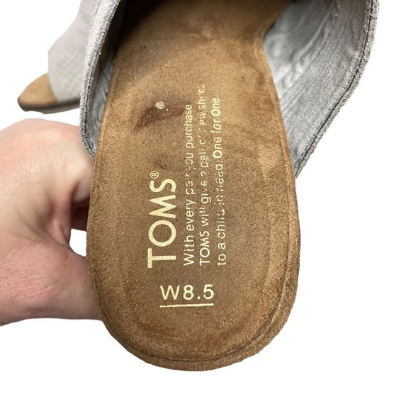 TOMS 8.5 gray suede peeptoe mules - Picture 8 of 9